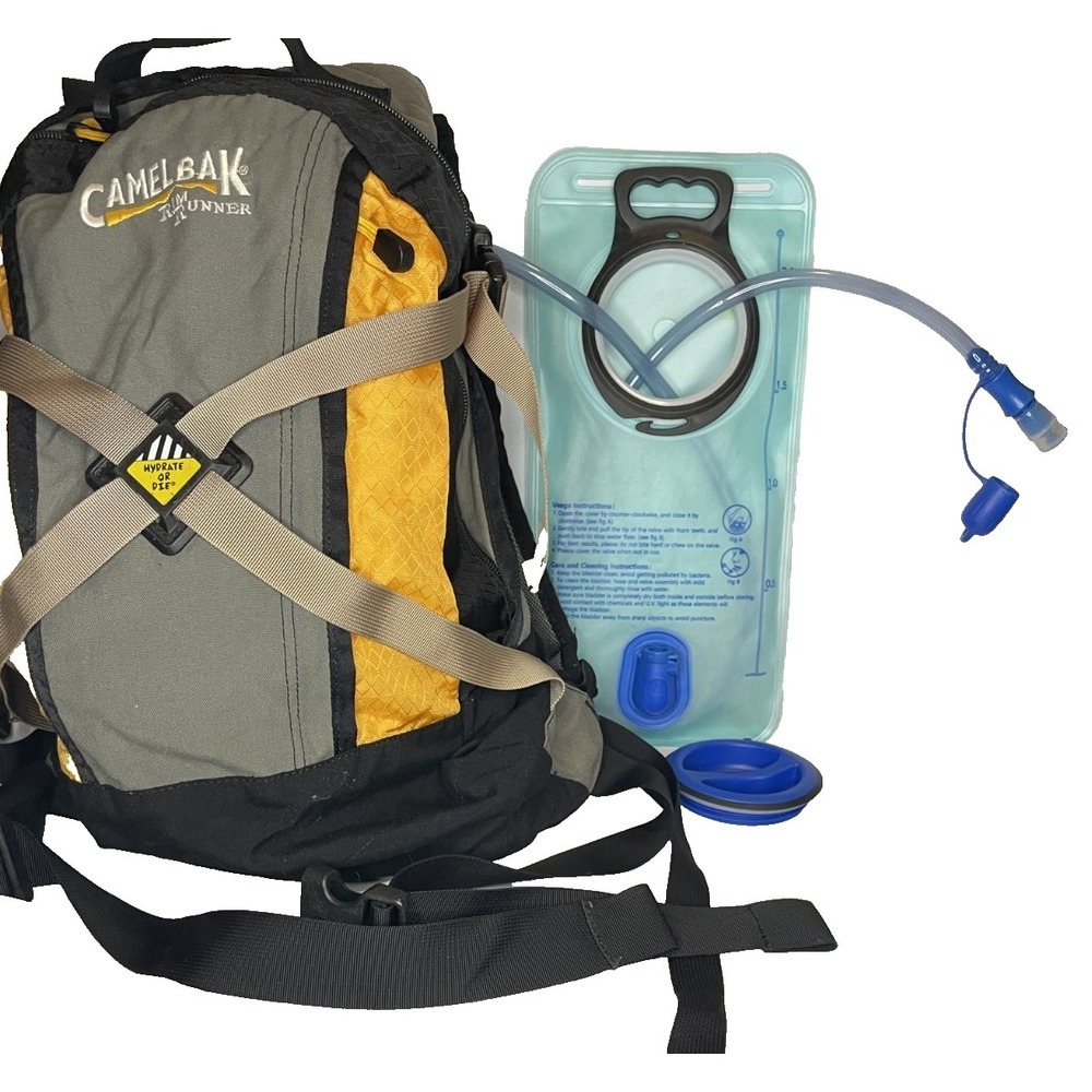 CamelBak Rim Runner Hydration‎ Backpack with Bladder Daypack Yellow Black